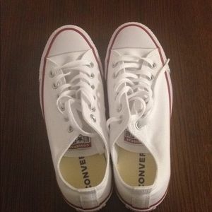 Never Worn Converse Women's size 8.5